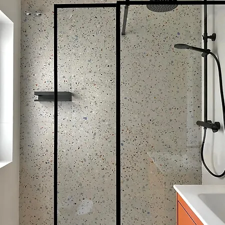 New Quevedo By Aroom Vut-le 1137 León