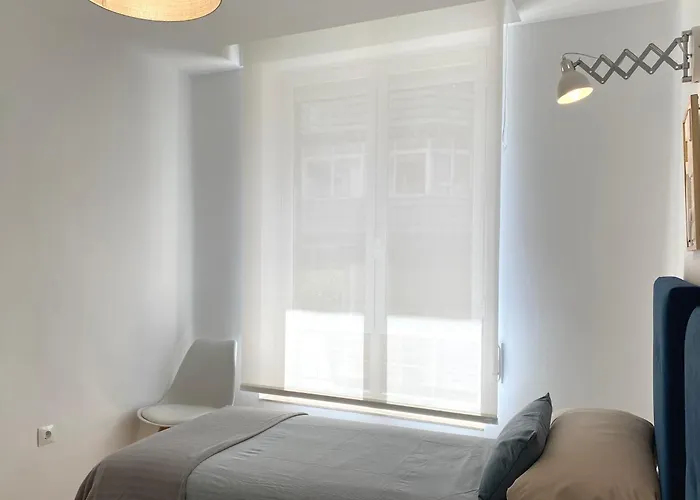 New Quevedo By Aroom Vut-le 1137 Leon